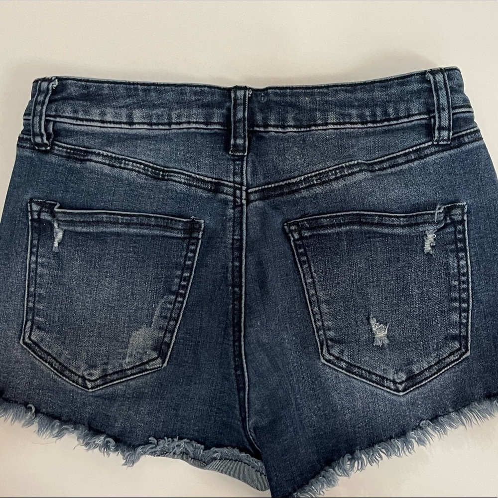 Distressed High-Waisted Shorts - Picture 2 of 3